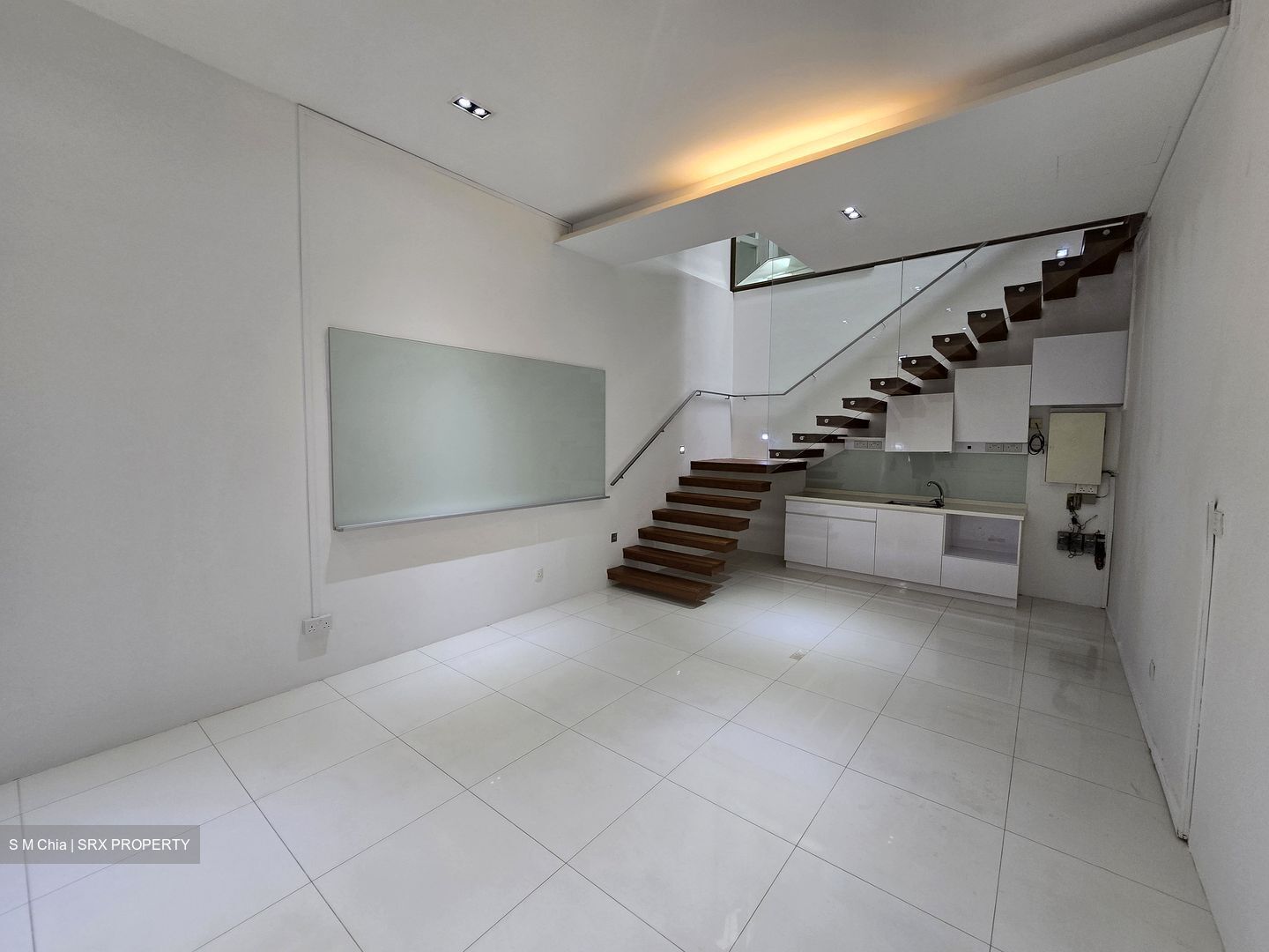 Two8one Studio (D9), Office #603418061